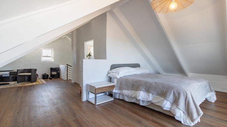 5 Bedroom Property for Sale in Grotto Bay Western Cape